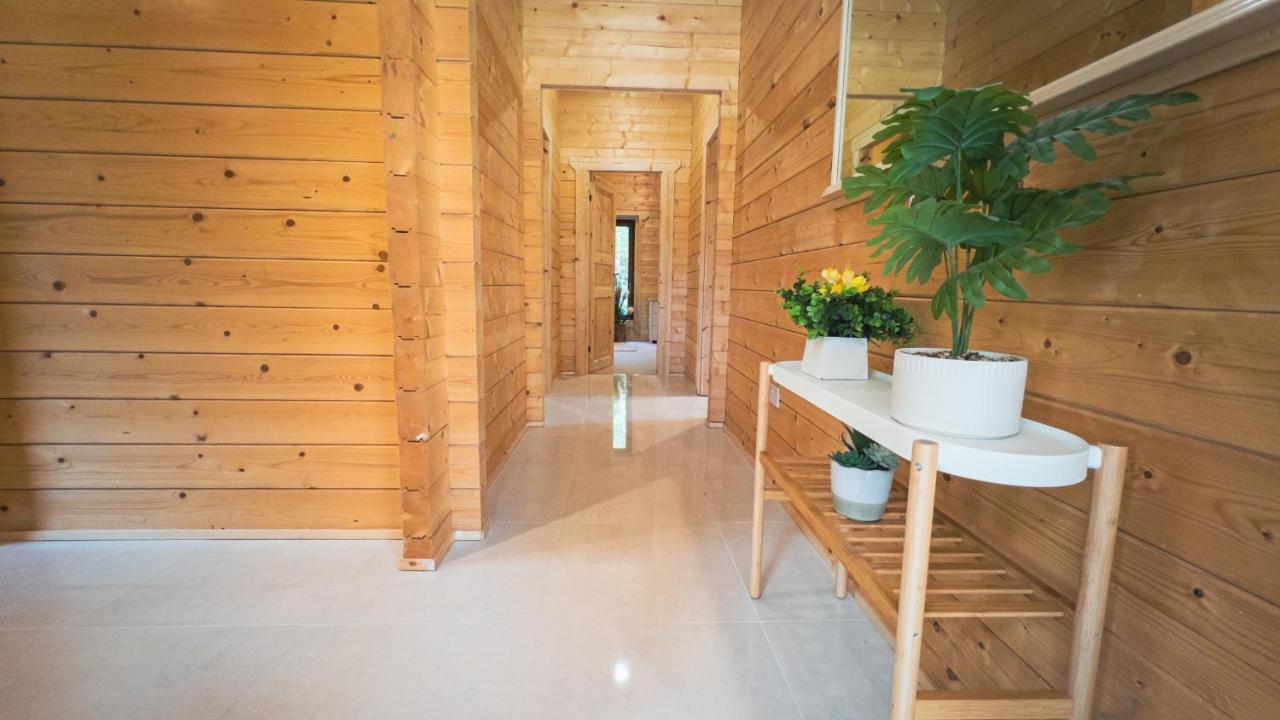 Sundance Lodge, Fantastic New Cabin With Hot Tub - Sleeps 6 - Largest In Felmoor Park Morpeth Dış mekan fotoğraf