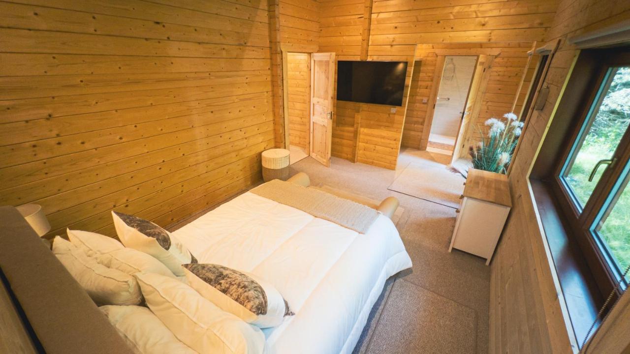 Sundance Lodge, Fantastic New Cabin With Hot Tub - Sleeps 6 - Largest In Felmoor Park Morpeth Dış mekan fotoğraf