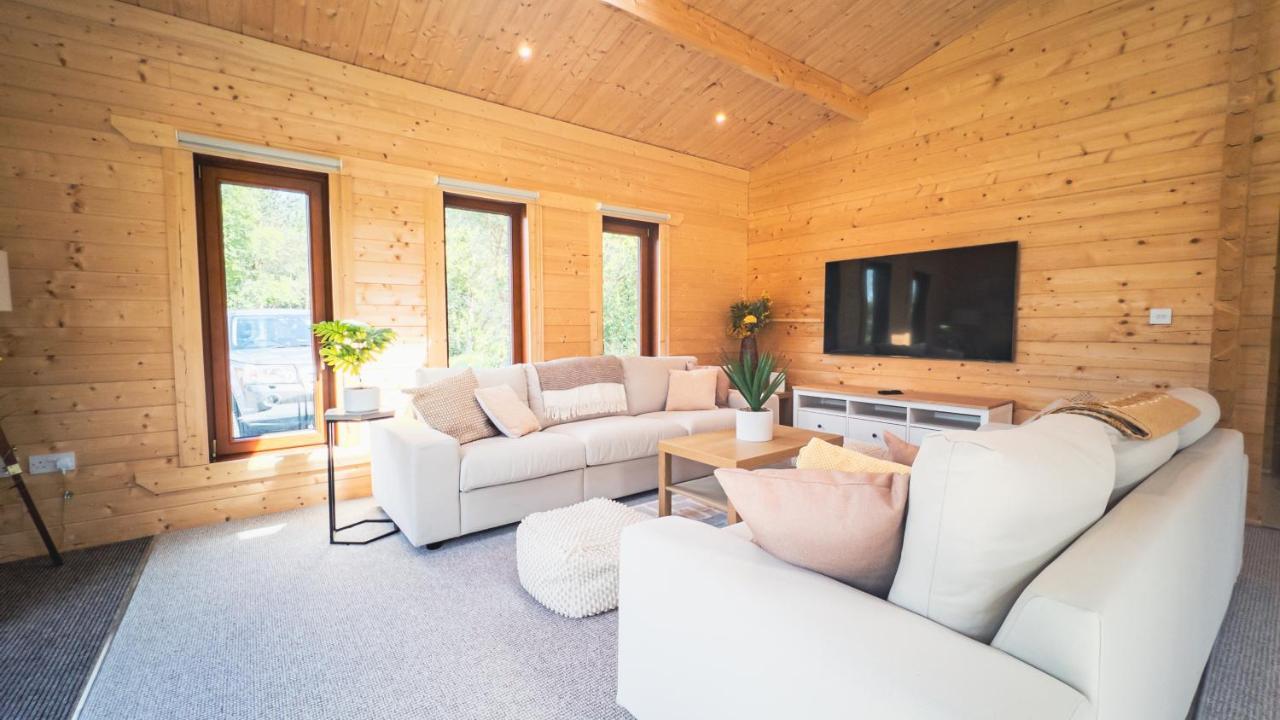 Sundance Lodge, Fantastic New Cabin With Hot Tub - Sleeps 6 - Largest In Felmoor Park Morpeth Dış mekan fotoğraf