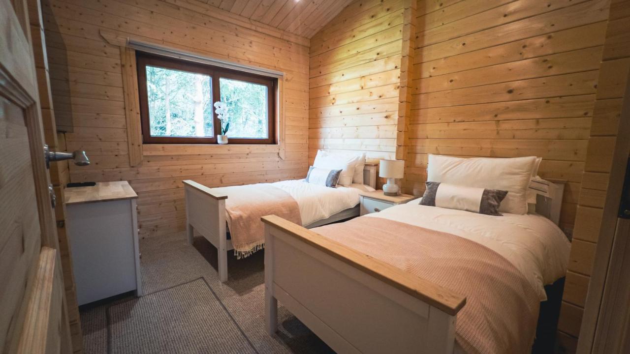Sundance Lodge, Fantastic New Cabin With Hot Tub - Sleeps 6 - Largest In Felmoor Park Morpeth Dış mekan fotoğraf