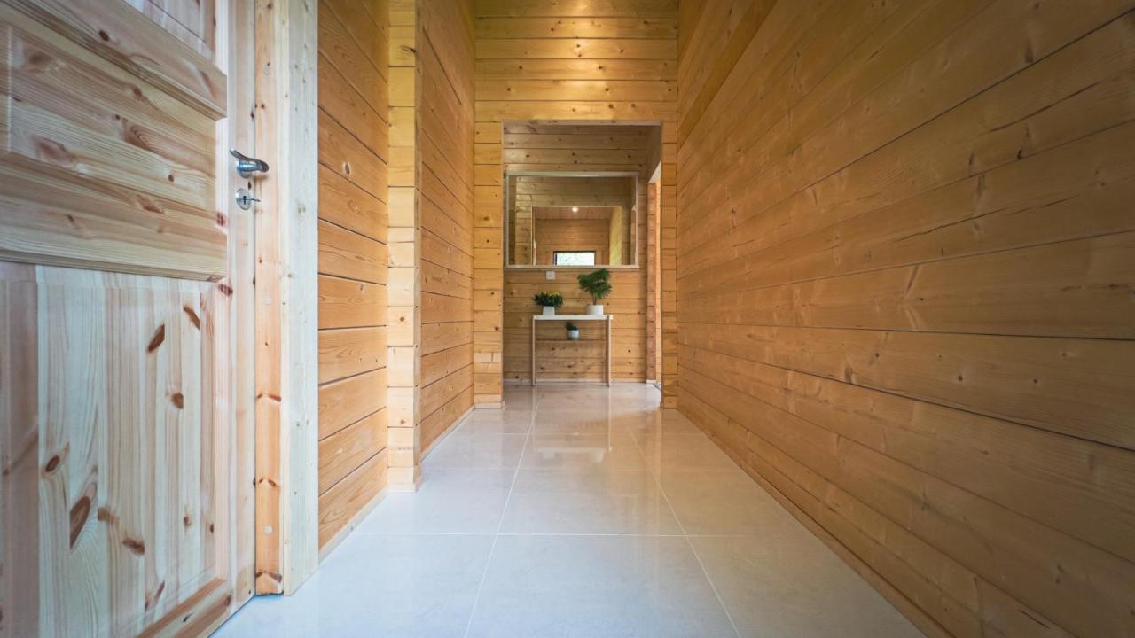 Sundance Lodge, Fantastic New Cabin With Hot Tub - Sleeps 6 - Largest In Felmoor Park Morpeth Dış mekan fotoğraf